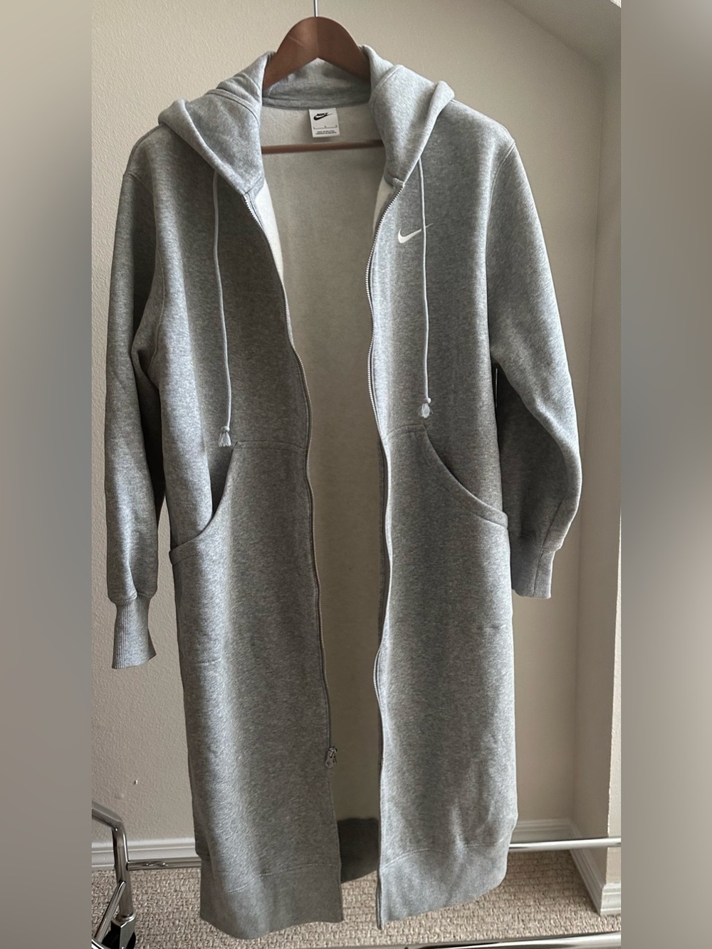 Nike Light Gray Longline Hoodie NWOT - Picture 3 of 5